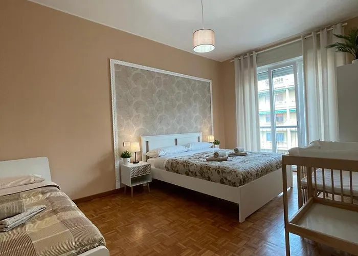 Home In Town - Città' Studi Apartment